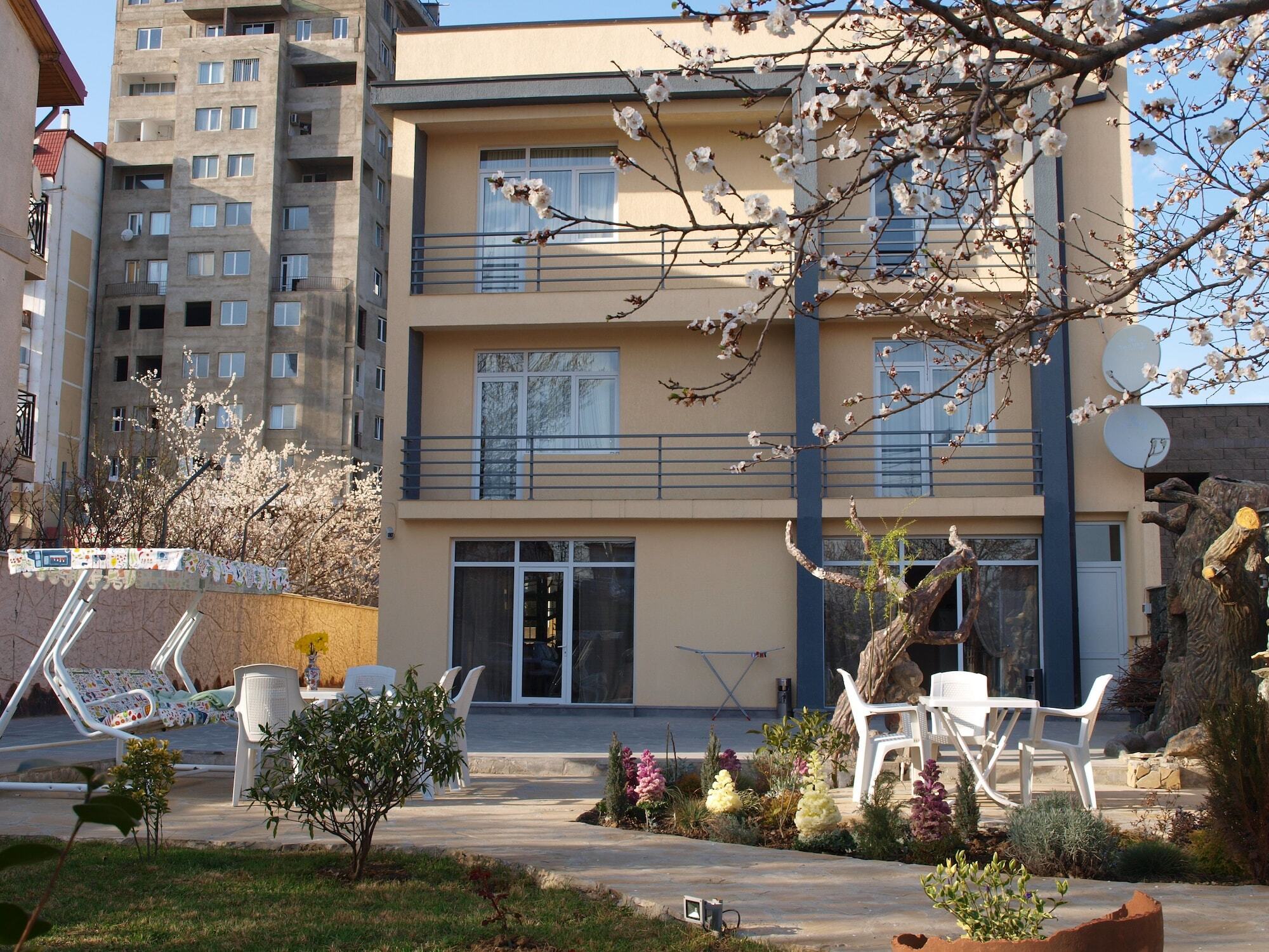 Hotel Liel à Tbilissi Extérieur photo